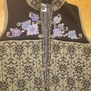 EUC - Beautiful Icelandic M Sweater Vest